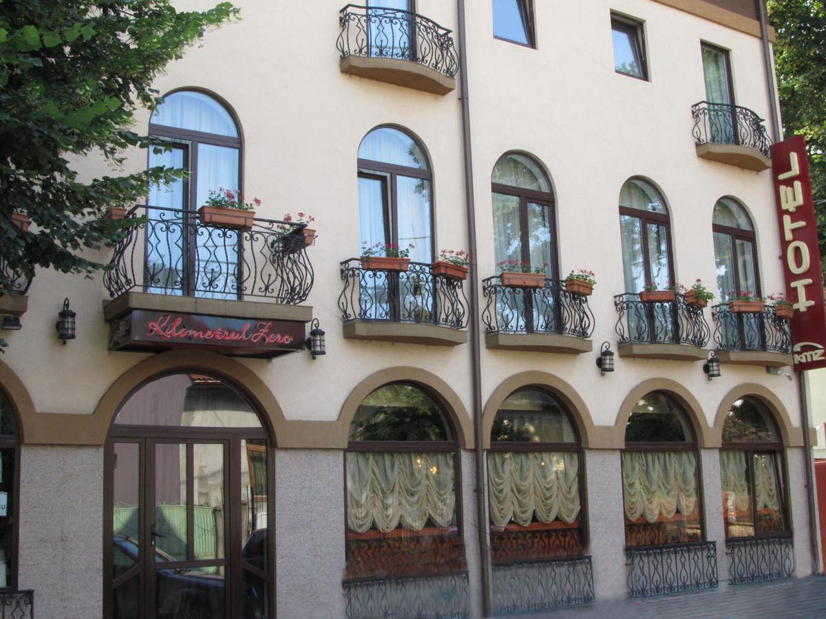Hotel Kilometrul Zero Dragasani Dış mekan fotoğraf