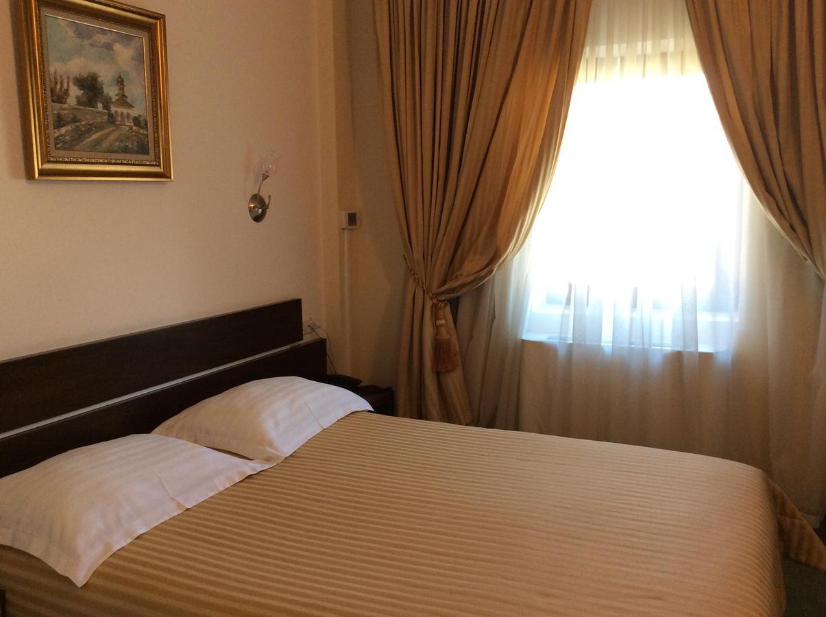 Hotel Kilometrul Zero Dragasani Dış mekan fotoğraf