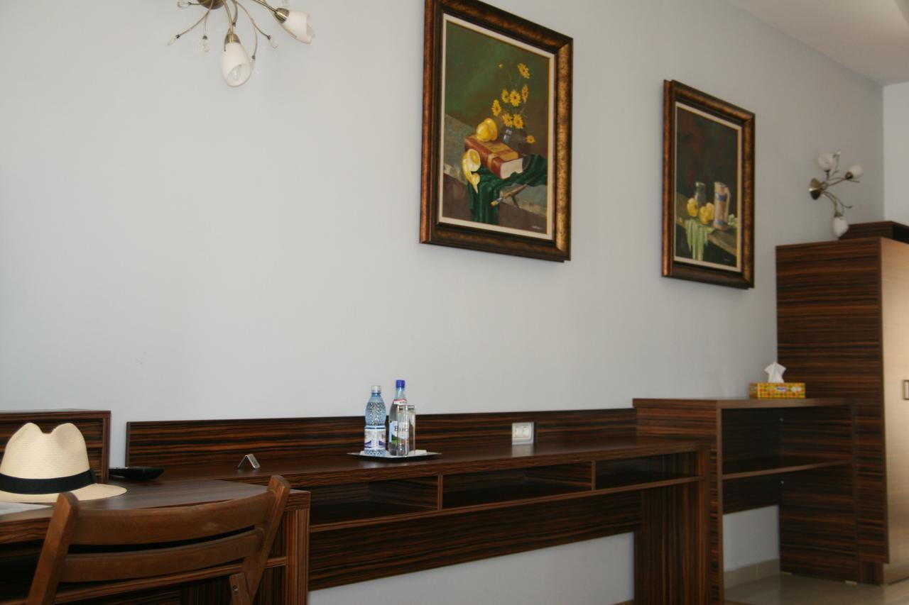 Hotel Kilometrul Zero Dragasani Dış mekan fotoğraf